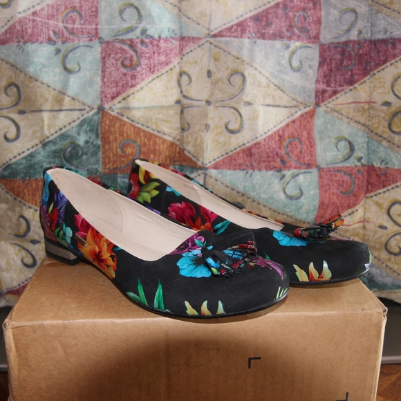 Black/floral Zapato flats - Size 40 - Picture 1 of 10